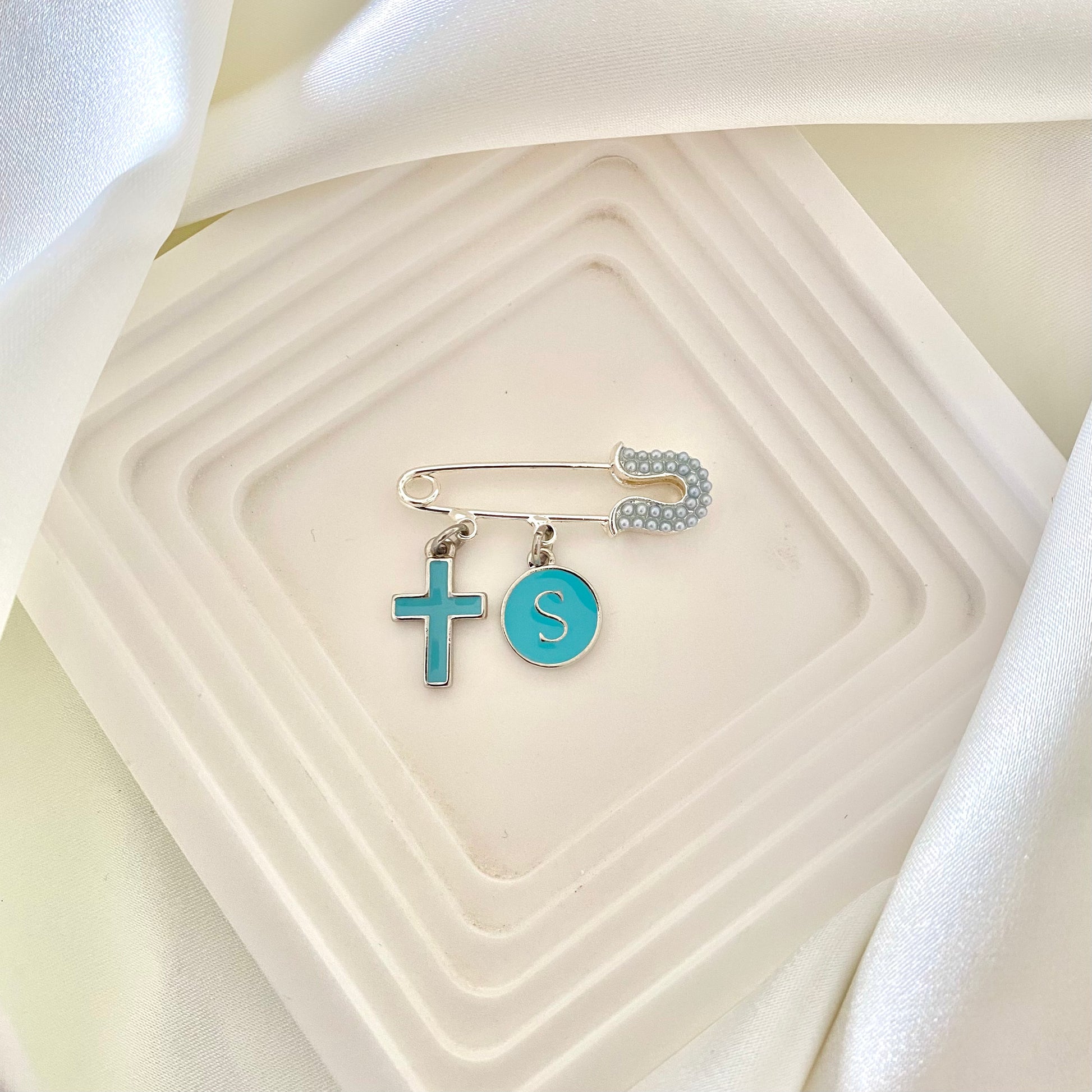 The Pearl Cross Set Charms